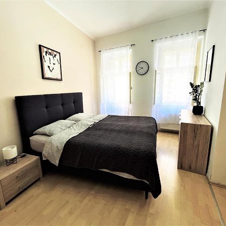 Viktorija City Center Apartment Ljubljana Luaran gambar