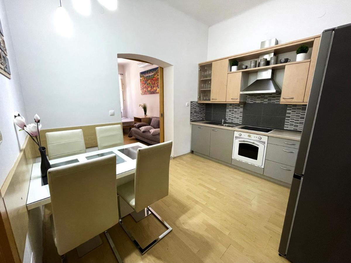 Viktorija City Center Apartment Ljubljana Luaran gambar